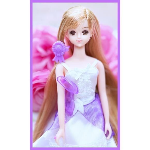 Takara Japan Jenny Eighteen Original Licca Castle Doll Honey Blonde Castle Dress